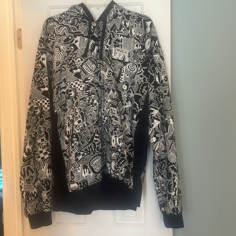 Men’s RVCA XXL Hooded Sweatshirt with all over graphic design + black panels